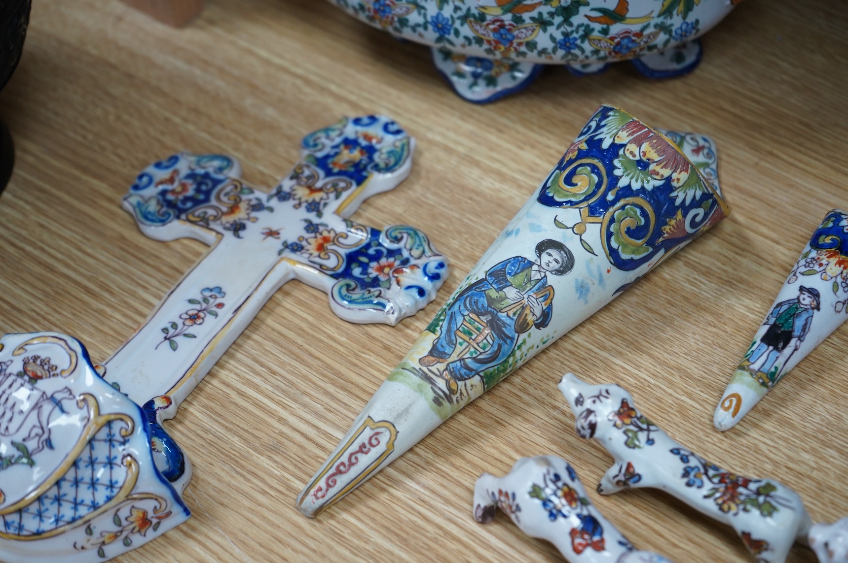 19th century French decorative faience including bag pipes, a large wall pocket, jardiniere etc (22).
